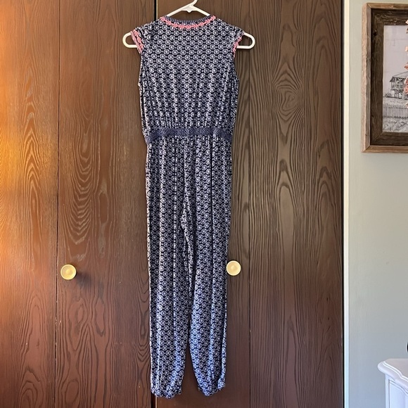 H&M navy blue with white circles with neon pink trim jumpsuit. Size 8/9 Y - Picture 7 of 9